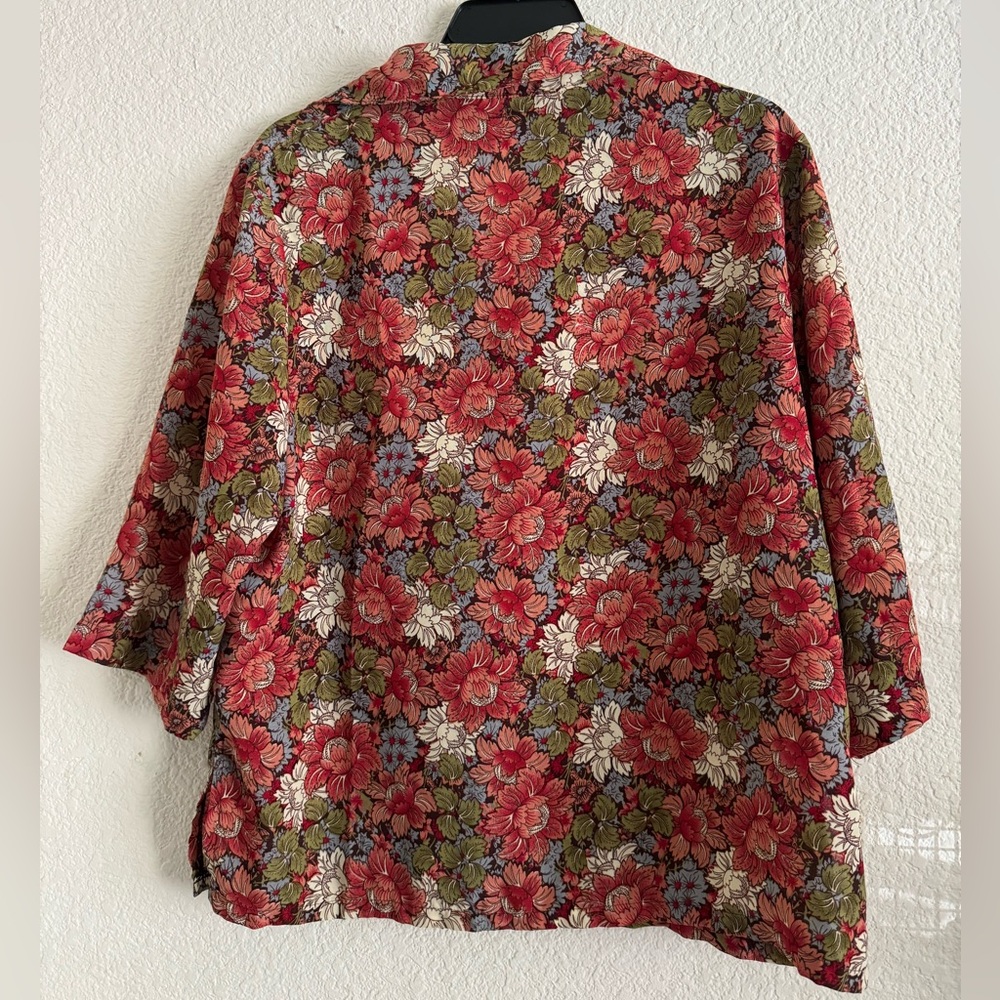 Chrysanthemum Floral Button Up Blouse - Pink Cream Blue Green - Size XL - Picture 7 of 7